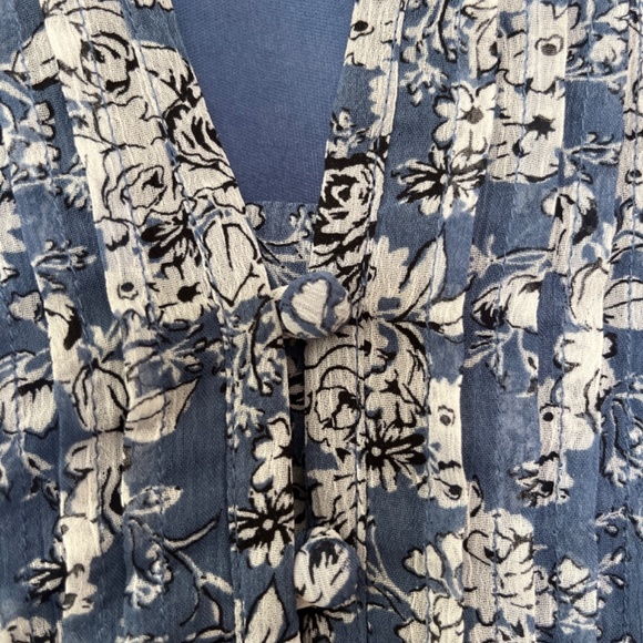 Dress - Picture 4 of 4